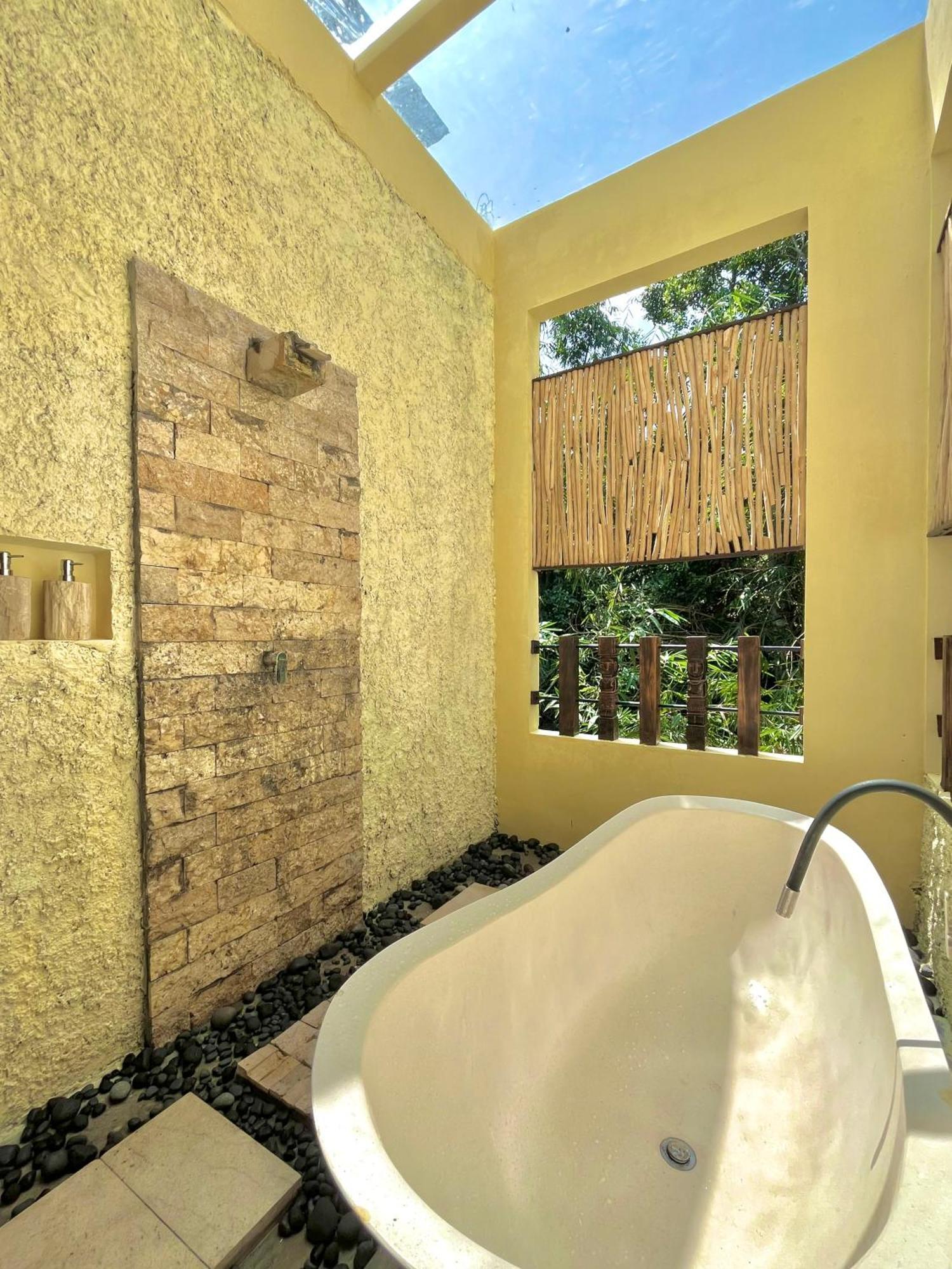 Hotel Bamboo Oasis à Ubud Extérieur photo